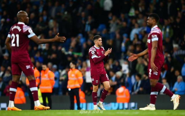 中超：山东泰山2-2深圳队，连续不败