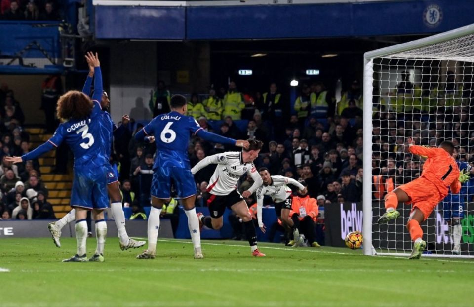 CBA火爆一幕！邱彪怒摔西装被驱逐