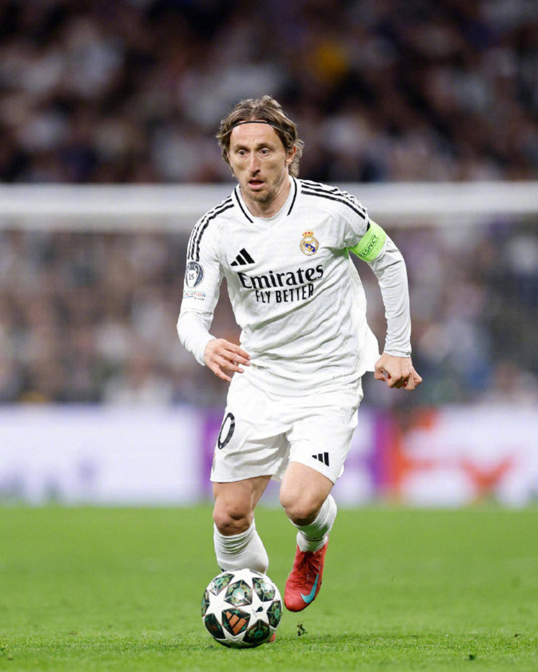 皇马欧冠小组赛全胜晋级八强